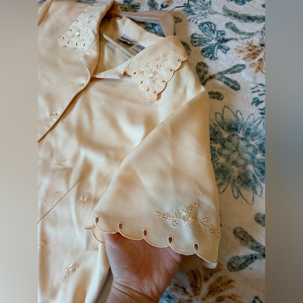 Vintage BonWorth Butter Yellow Embroidered Short Sleeve Button Down Shirt - Picture 15 of 15